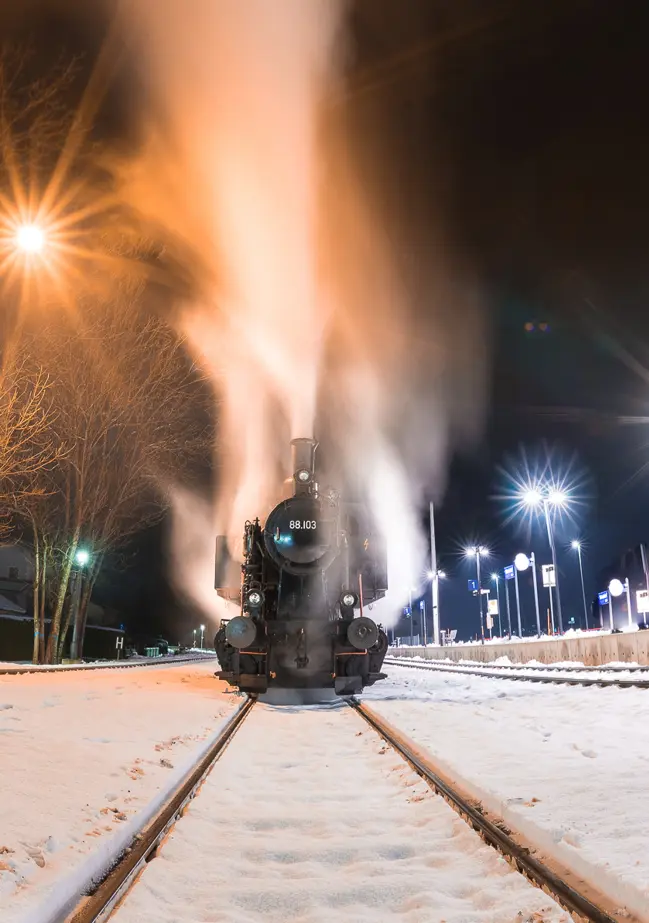 700193