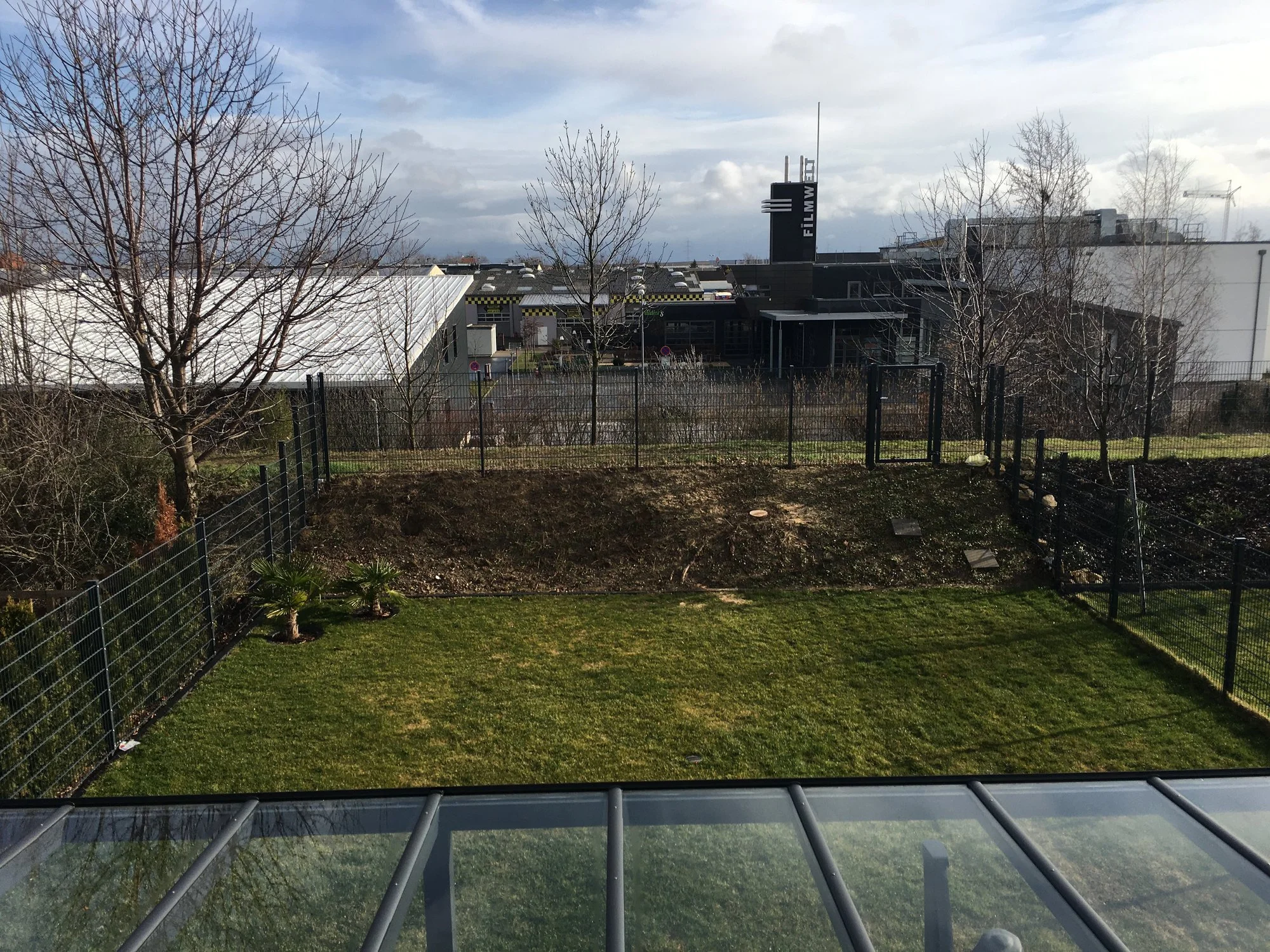 Garten mit Erdwall Gestaltungstipps