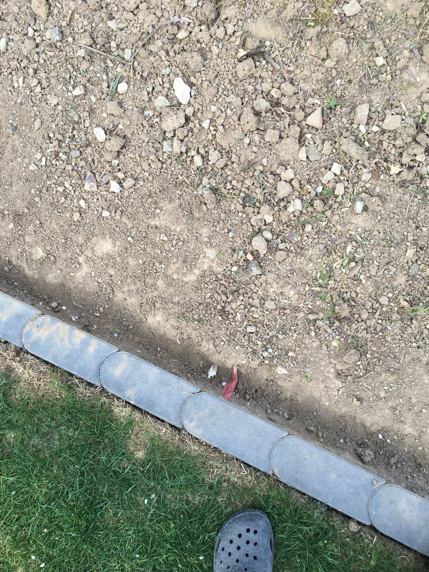 Garten mit Erdwall Gestaltungstipps