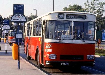 Autobuslinie 24A-Zentrum Kagran.jpg