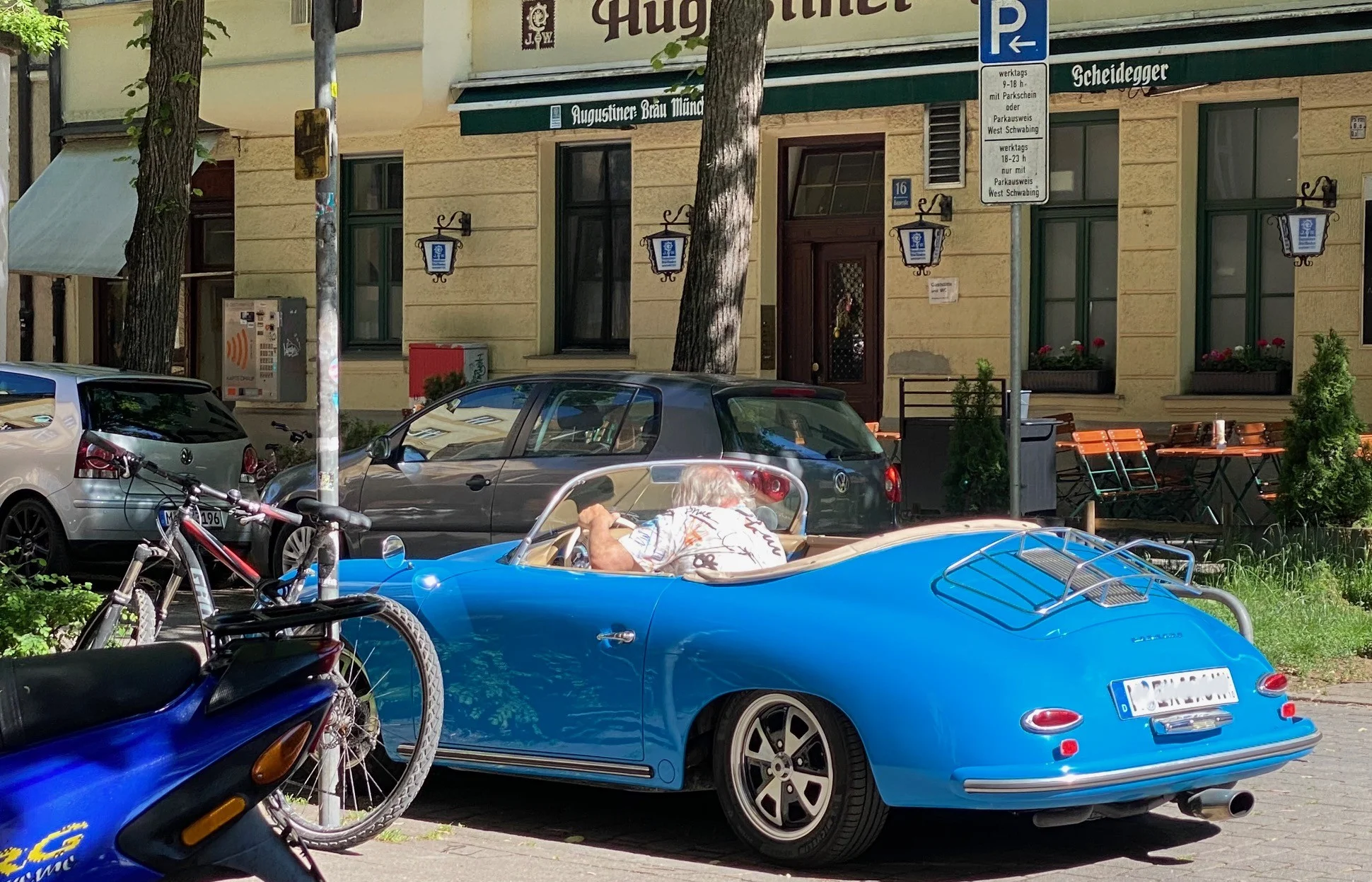Blau.webp