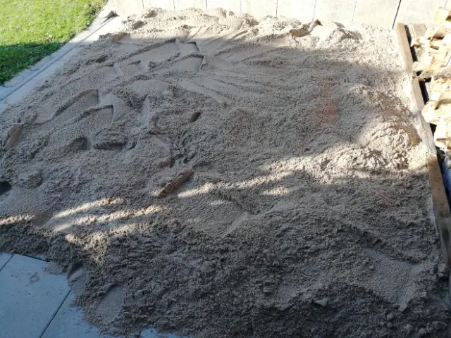658280