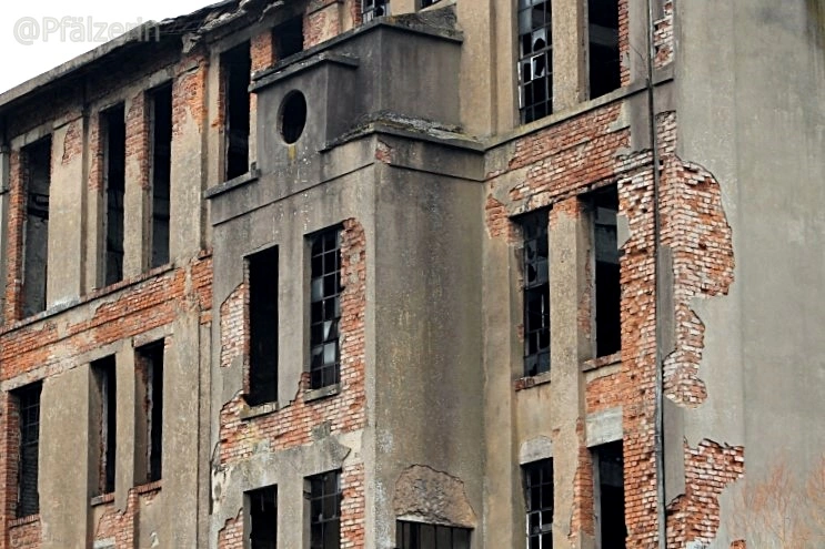 Lost Place am Saarkanal 2.webp