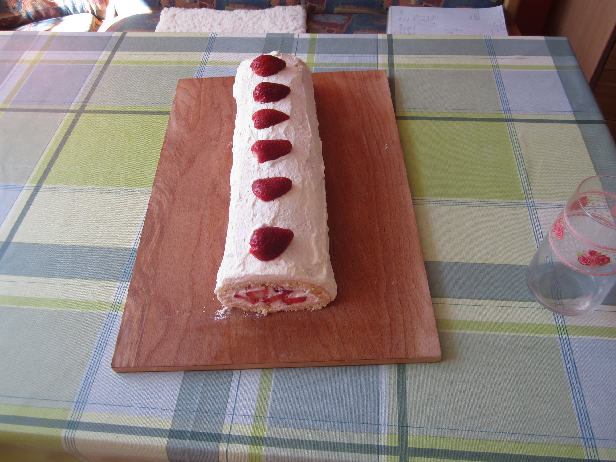 Roulade Erdbeer-Sahne.JPG