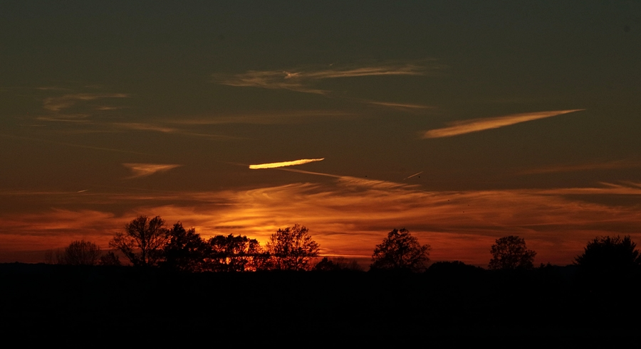 sunset_golden_red1_900.webp