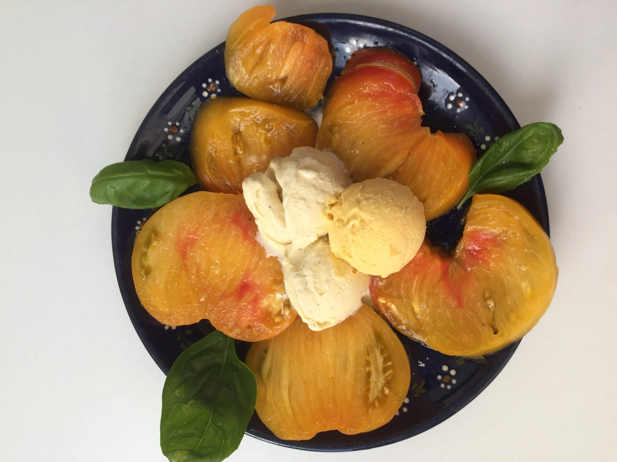 Tomate mit Eis Tubirubi.jpg