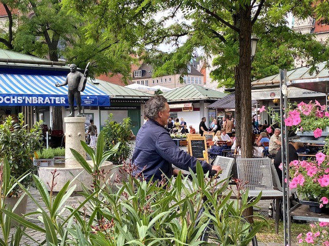 Viktualienmarkt..jpg