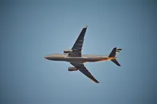 Flugzeuge im Landeflug 13.webp
