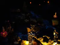 Sprudelbrunnen bei Nacht.webp