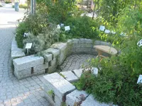 Mauersitzplatz_ klein 7286.webp