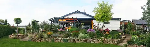 Panorama_Haus_vom_Garten_aus3_kleiner.webp