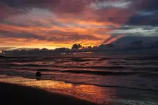 39. scheinfeld - ein Spaziergang abends am Meer.webp