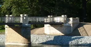 Ausfllug - Schlosspark - neuerrichtet alte Englische Brücke.webp