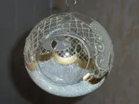 Es weihnachtet - Glaskugel für Teelicht.webp