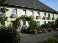 Haus 1 weiß.webp