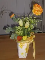 Frühlingsgesteck 1.webp
