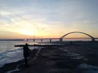 03. Katekit - Angeln vor Traumkulisse (Fehmarnsundbrücke).webp