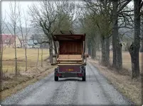 Kanzel auf dem Hänger.webp