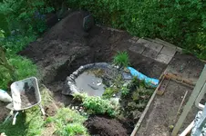 Teichbau und Wegplatten legen 2012.webp