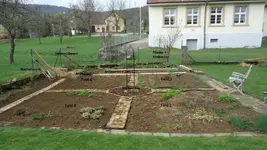 Garten mit Beschriftung 06.04.2011.webp