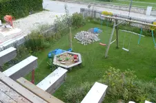 26-Vorgarten links.webp