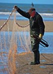 inspecting the fishing net_800.JPG