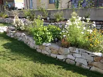 1296 hochbeet, steinmauer.webp