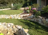1297 steinmauer, rundung ostseits.webp
