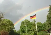 H_Fahnenmast_Regenbogen__05.2014_mr.ditschy.webp
