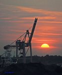 Hamburger Hafen_Kran_Sonnenuntergang_600.JPG