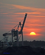 Hamburger Hafen_Kran_Sonnenuntergang_600.webp
