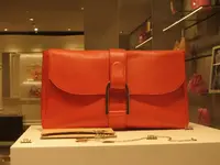 rote_Handtasche_IMG_2564.webp