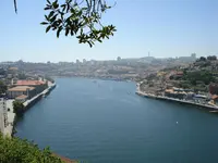 Fluss in Porto.webp