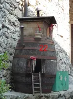 Krasses Bild mit Tonne geil.webp