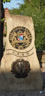 P4258307_Grenzstein.webp