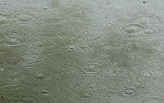 raining buckets_Wassertropfen_Regen_still life_700.webp
