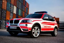 bmw_x5_e70_notarzt_p90075818-b.webp