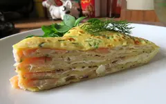 Pfannkuchentorte mit Lachs oder gek. Schinken  v (1).webp