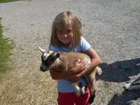 Rebecca mit Ziege.webp