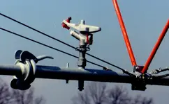 SR 15 auf Auslegerstativ.webp