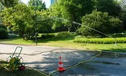 SB 82 mit Schleppstativ und Schlauchwagen im Wiener Donaupark.webp