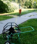 Vyr 60 auf Schlitten mit MERMIER Jardin-Schlauchwagen.jpg