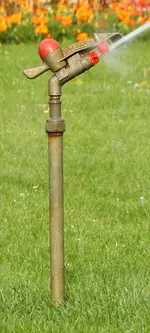 B 70f mit Standrohr im Donaupark.JPG