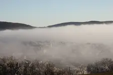Das Dorf kommt zum Vorschein.webp