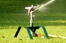 BAUER Kreis-und Sektorregner SR 15 im Rosarium Baden - 23.webp