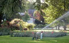 BAUER Kreis-und Sektorregner SR 15 im Rosarium Baden - 14.webp