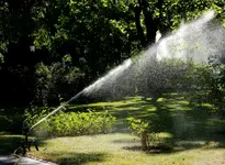 BAUER Kreis-und Sektorregner SR 15 im Rosarium Baden - 24.jpg
