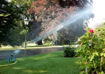 BAUER Kreis-und Sektorregner SB 82 im Rosarium Baden - 7.jpg