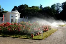 RAIN BIRD - Versenksprühregner im Rosarium Baden -1.webp