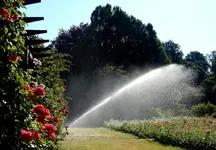 BAUER Kreis-und Sektorregner SB 82 im Rosarium Baden - 39.webp